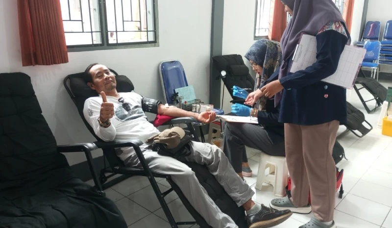 Setetes Darah Sejuta Harapan: Pemdes Kediri dan PMI Lombok Barat Gelar Aksi Donor Darah untuk Sesama